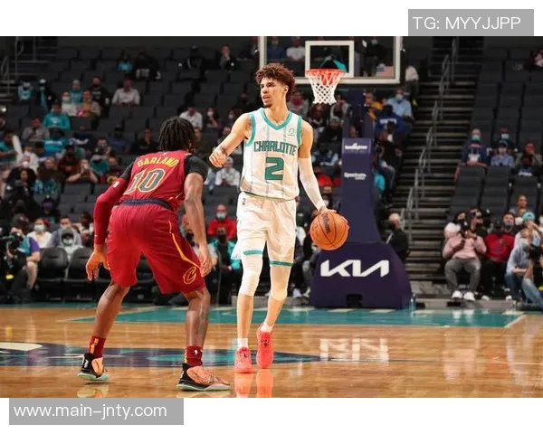 黄蜂主帅称三球替补体现领袖风范与无私奉献精神