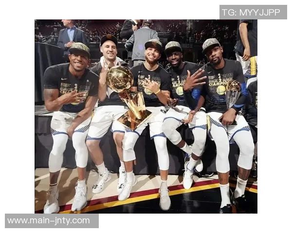 勇士73胜背后的秘密打法网友称领先时代五年揭秘 勇士73胜背后的秘密打法网友称领先时代五年揭秘